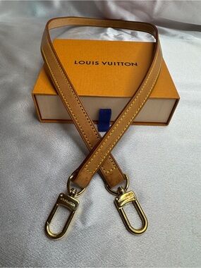 Louis Vuitton Vashetta Leather Strap with Gold Hardware